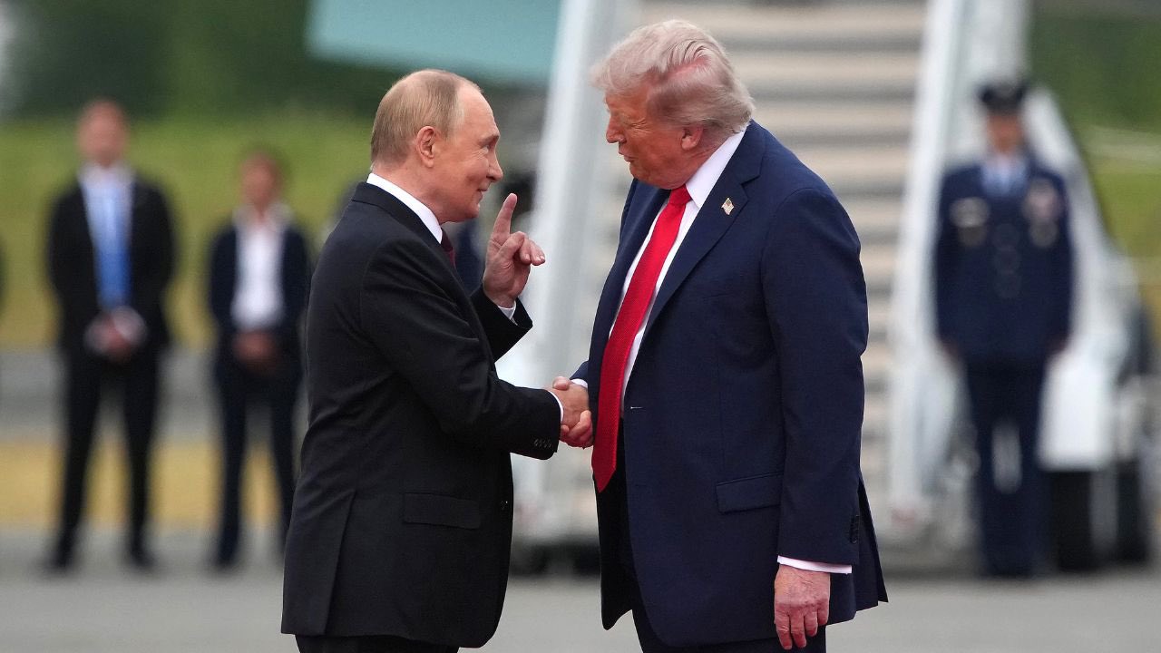Vladimir Putin Ajak Donald Trump ke Rusia 